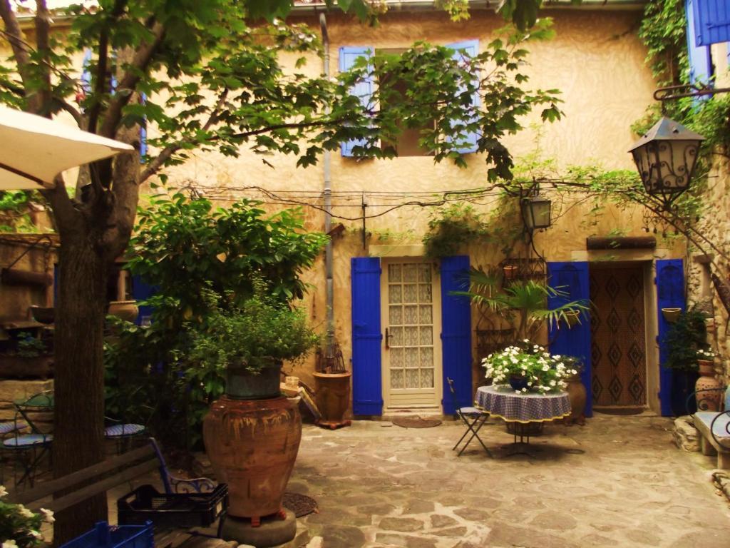 Bed and Breakfast La Maison Aux Volets Bleus Venasque Exteriér fotografie
